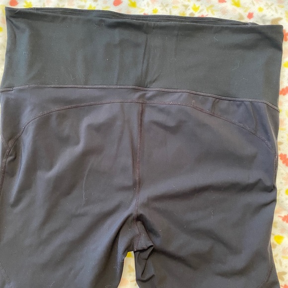 GapFit Maternity Leggings - Picture 3 of 6